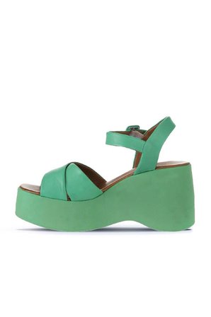 Bueno Shoes Yeşil Koyu Deri Kadın Dolgu Topuklu Sandalet 01wy9001