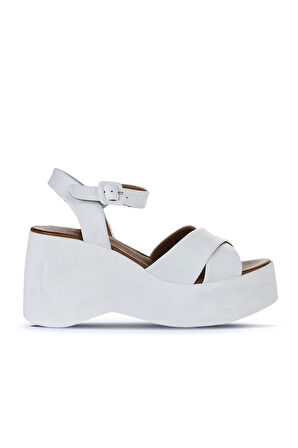 Bueno Shoes Beyaz Deri Kadın Dolgu Topuklu Sandalet 01wy9001