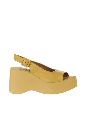 Bueno Shoes Sarı Deri Kadın Dolgu Topuklu Sandalet 01wy9002