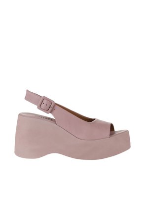 Bueno Shoes Gül Kurusu Deri Kadın Dolgu Topuklu Sandalet 01wy9002