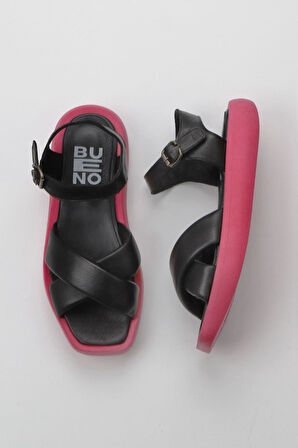 Bueno Shoes Siyah Fuşya Deri Kadın Dolgu Topuklu Sandalet 01wy1009