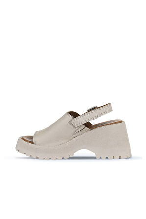 Bueno Shoes Krem Deri Kadın Dolgu Topuklu Sandalet 01wy12601