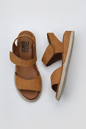 Bueno Shoes Taba Açık Nubuk Kadın Düz Sandalet 01wy5100