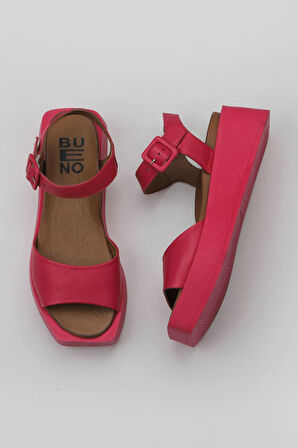 Bueno Shoes Fuşya Deri Kadın Dolgu Topuklu Sandalet 01wy5900