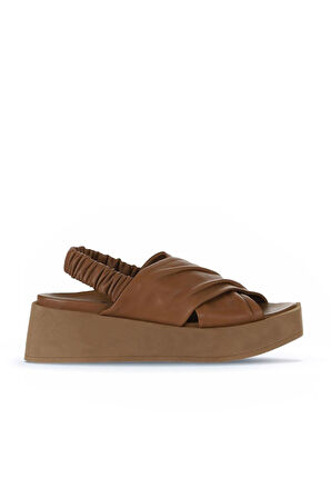 Bueno Shoes Kahverengi Deri Kadın Dolgu Topuklu Sandalet 01wy5901