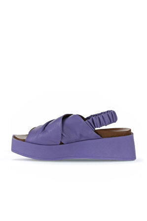 Bueno Shoes Lila Deri Kadın Dolgu Topuklu Sandalet 01wy5901