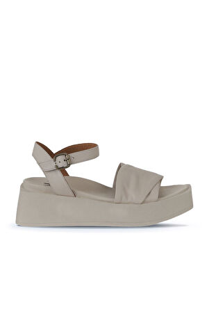Bueno Shoes Krem Deri Kadın Dolgu Topuklu Sandalet 01wy5909