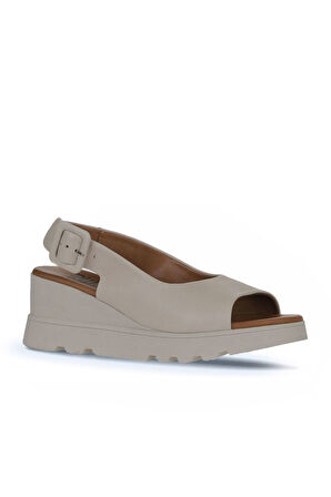 Bueno Shoes Krem Deri Kadın Dolgu Topuklu Sandalet 01wy8600
