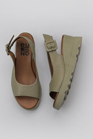 Bueno Shoes Haki Deri Kadın Dolgu Topuklu Sandalet 01wy8600