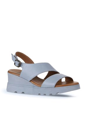 Bueno Shoes Mavi Deri Kadın Dolgu Topuklu Sandalet 01wy8602