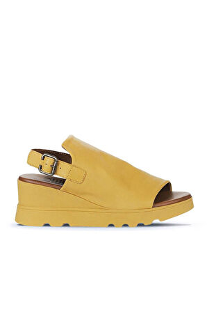 Bueno Shoes Sarı Deri Kadın Dolgu Topuklu Sandalet 01wy8603