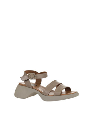 Bueno Shoes Gri Deri Kadın Dolgu Topuklu Sandalet 01wy9302