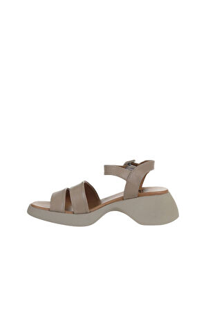 Bueno Shoes Gri Deri Kadın Dolgu Topuklu Sandalet 01wy9302