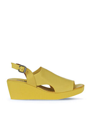 Bueno Shoes Sarı Deri Kadın Dolgu Topuklu Sandalet 01wy2407