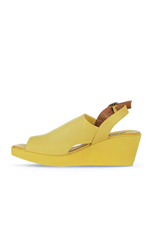 Bueno Shoes Sarı Deri Kadın Dolgu Topuklu Sandalet 01wy2407