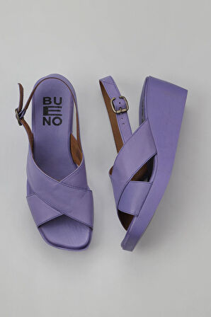 Bueno Shoes Lila Deri Kadın Dolgu Topuklu Sandalet 01wy2411