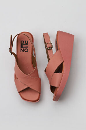 Bueno Shoes Pembe Deri Kadın Dolgu Topuklu Sandalet 01wy2411