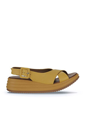 Bueno Shoes Sarı Deri Kadın Dolgu Topuklu Sandalet 01wy5701
