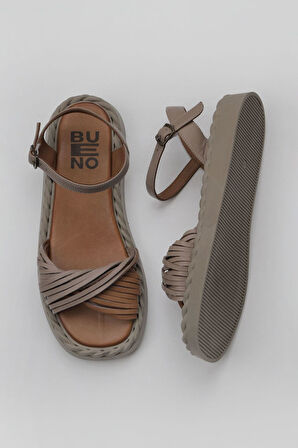 Bueno Shoes Gri Deri Kadın Düz Sandalet 01wy9110