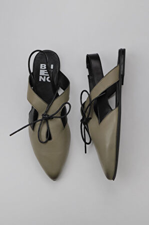 Bueno Shoes Haki Siyah Deri Kadın Düz Sandalet 01wy1803