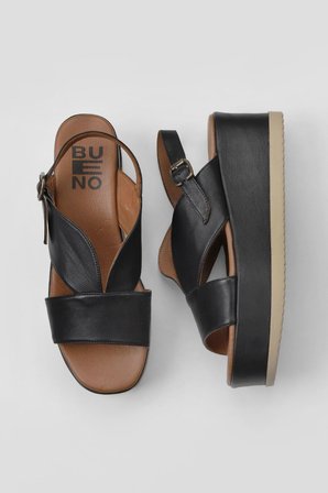 Bueno Shoes Siyah Deri Kadın Dolgu Topuklu Sandalet 01wy5800
