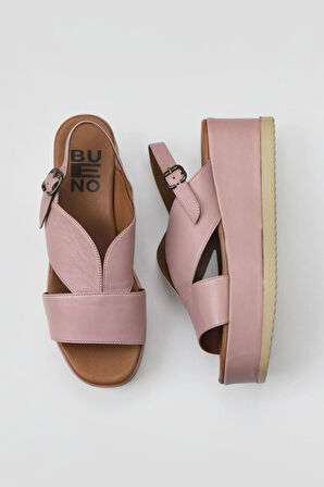 Bueno Shoes Gül Kurusu Deri Kadın Dolgu Topuklu Sandalet 01wy5800