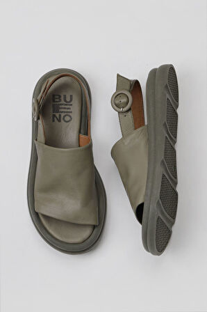 Bueno Shoes Haki Deri Kadın Dolgu Topuklu Sandalet 01wy9410