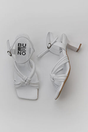 Bueno Shoes Beyaz Deri Kadın Topuklu Sandalet 01wy6805
