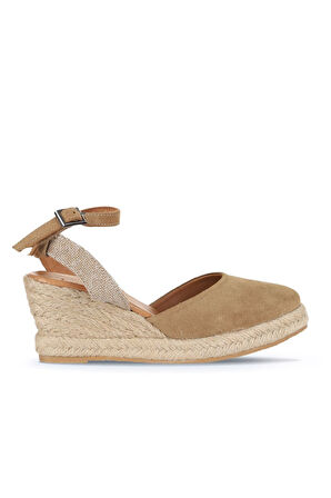 Bueno Shoes Naturel Süet Kadın Dolgu Topuklu Sandalet 14ws7205