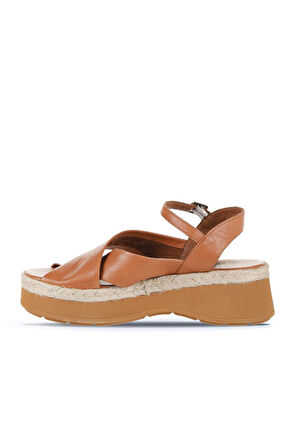 Bueno Shoes Taba Koyu Deri Kadın Dolgu Topuklu Sandalet 01wy8205