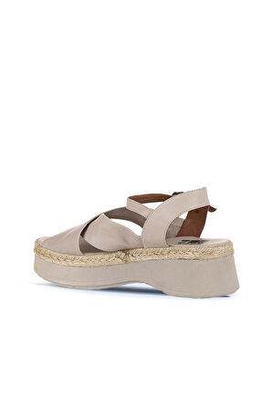 Bueno Shoes Gri Deri Kadın Dolgu Topuklu Sandalet 01wy8205