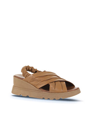 Bueno Shoes Taba Deri Kadın Dolgu Topuklu Sandalet 01wa0508