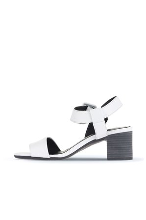 Bueno Shoes Beyaz Deri Kadın Topuklu Sandalet 01wa2805