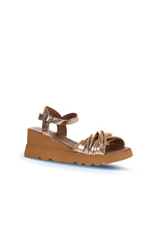 Bueno Shoes Altın Açık Parlak Deri Kadın Dolgu Topuklu Sandalet 01wy8609