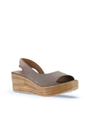 Bueno Shoes Gri Koyu Alf Süet Kadın Dolgu Topuklu Sandalet 01wa4702