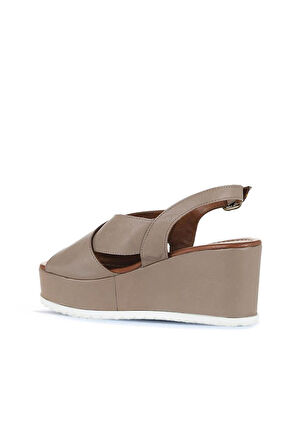Bueno Shoes Gri Deri Kadın Dolgu Topuklu Sandalet 01wu7001