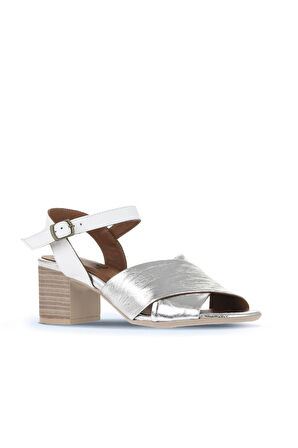 Bueno Shoes Gümüş Beyaz Deri Kadın Topuklu Sandalet 01wa2810
