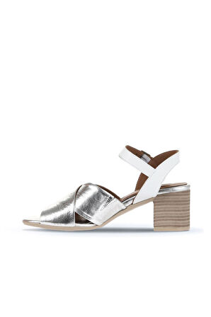 Bueno Shoes Gümüş Beyaz Deri Kadın Topuklu Sandalet 01wa2810