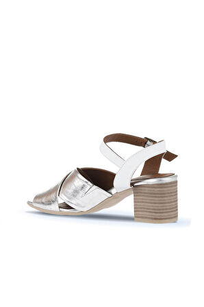 Bueno Shoes Gümüş Beyaz Deri Kadın Topuklu Sandalet 01wa2810