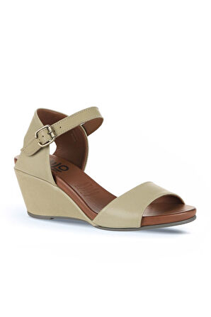Bueno Shoes Haki Deri Kadın Dolgu Topuklu Sandalet 01wj1503