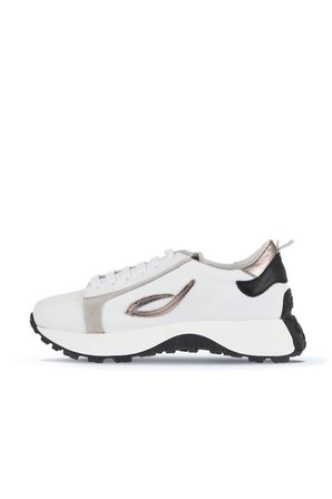 Bueno Shoes Beyaz Bej Deri-süet Kadın Spor Ayakkabı 01wa8601