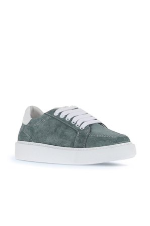 Bueno Shoes Yeşil Süet Kadın Spor Ayakkabı 01wa8401