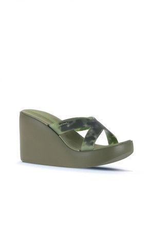 Yeşil Ip Ipanema High Fashion Slide Kadın