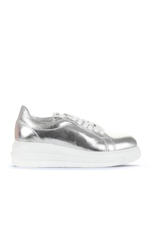 Bueno Shoes Gümüş Trf Deri Kadın Spor Ayakkabı 16wa8191