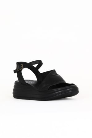Bueno Shoes Siyah Deri Kadın Dolgu Topuklu Sandalet 01wa2402