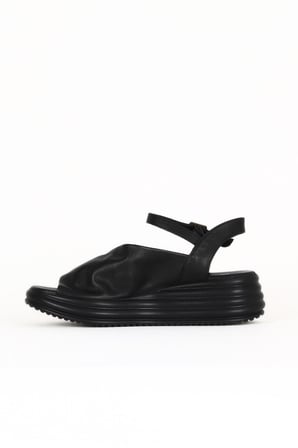 Bueno Shoes Siyah Deri Kadın Dolgu Topuklu Sandalet 01wa2402