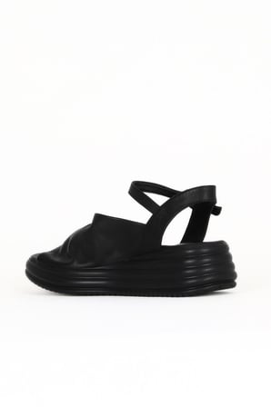 Bueno Shoes Siyah Deri Kadın Dolgu Topuklu Sandalet 01wa2402