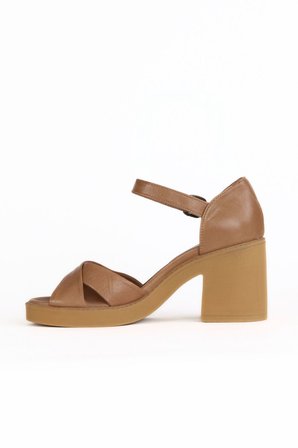 Bueno Shoes Kahverengi Deri Kadın Topuklu Sandalet 01wy12501
