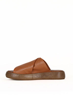 Bueno Shoes Taba Koyu Deri Kadın Düz Terlik 01we1900