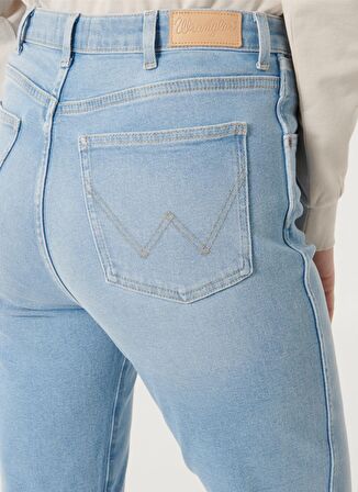 Wrangler W246ZH280 Yüksek Bel Dar Paça Mom Fit Düz Açık Mavi Kadın Denim Pantolon